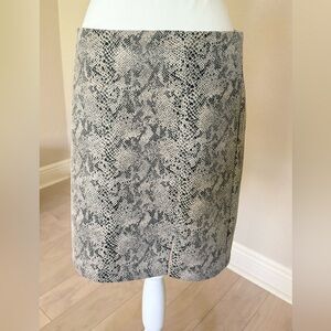 Have Black and Gray Snake Print Pencil Skirt
